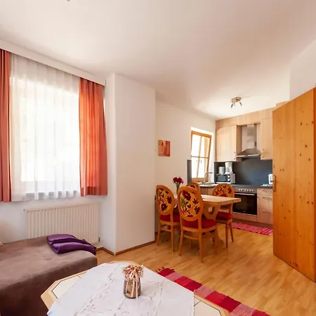 Comfortable Apartment In Mayrhofen With Garden Exterior foto