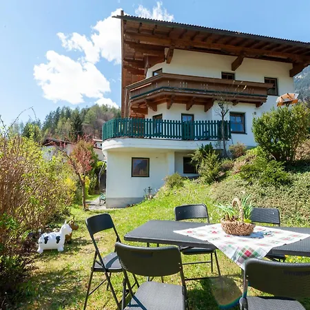 Comfortable Apartment In Mayrhofen With Garden Exterior foto