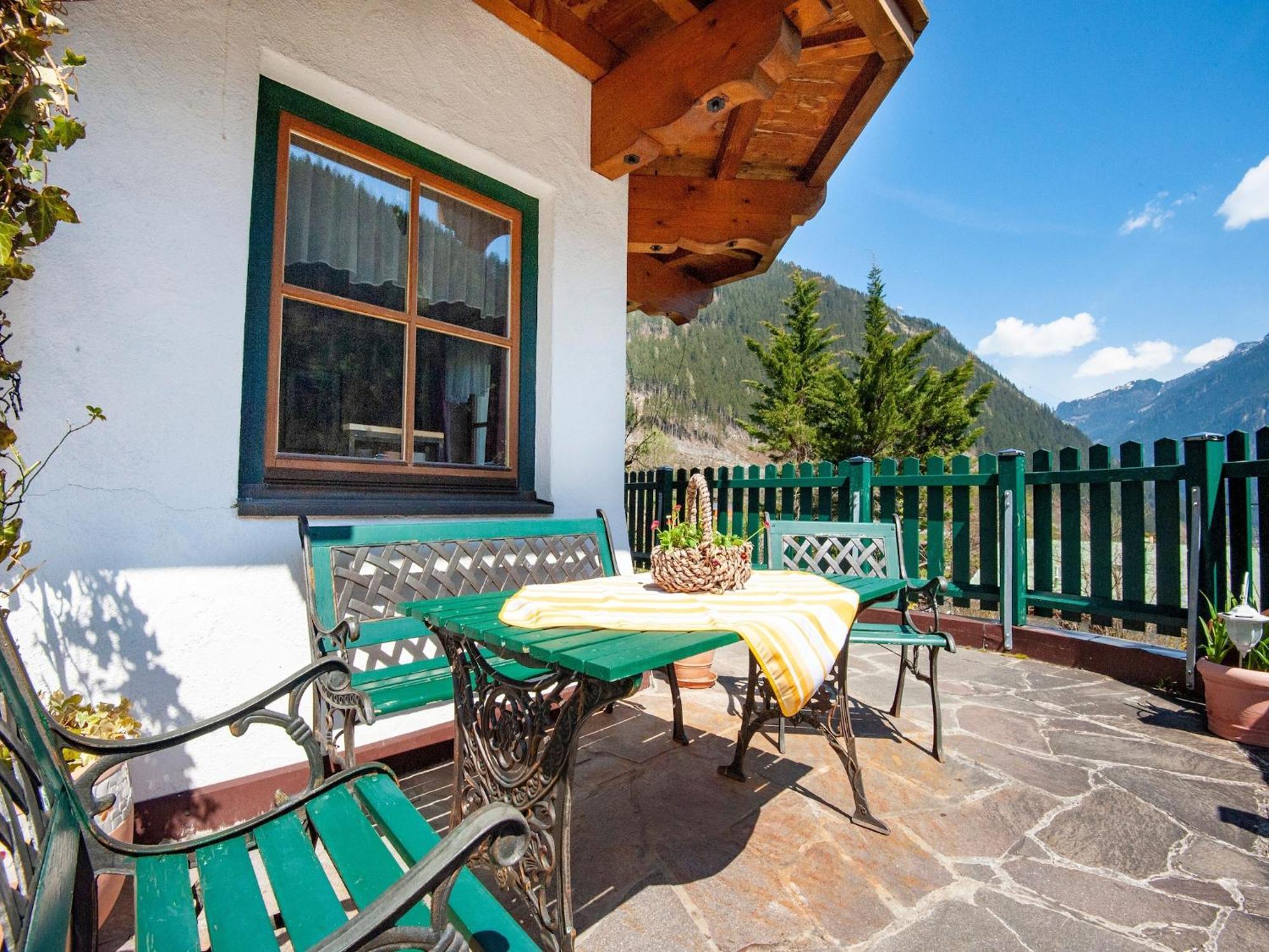 Comfortable In With Garden Apartment *