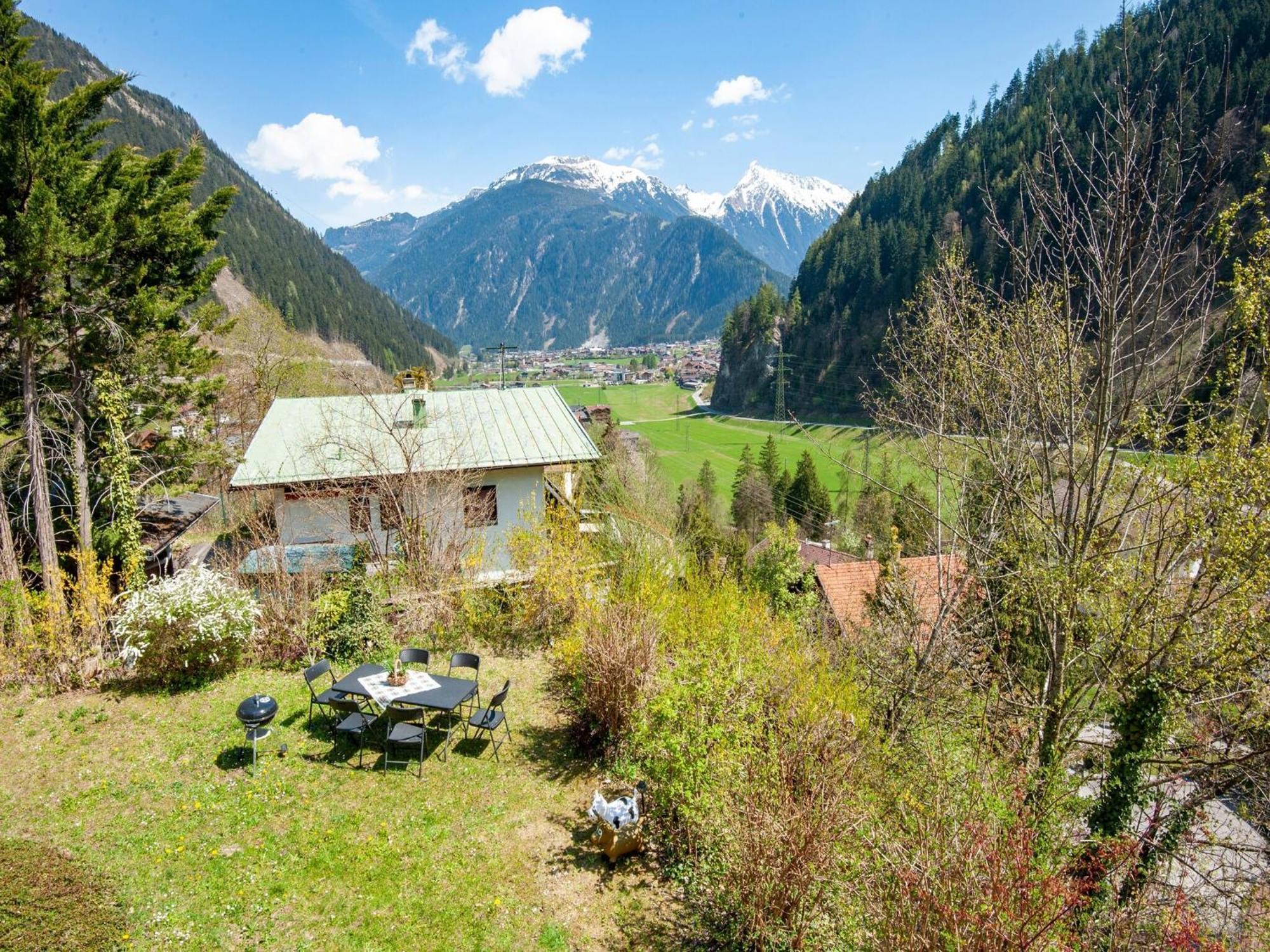 Apartment Comfortable In With Garden Mayrhofen