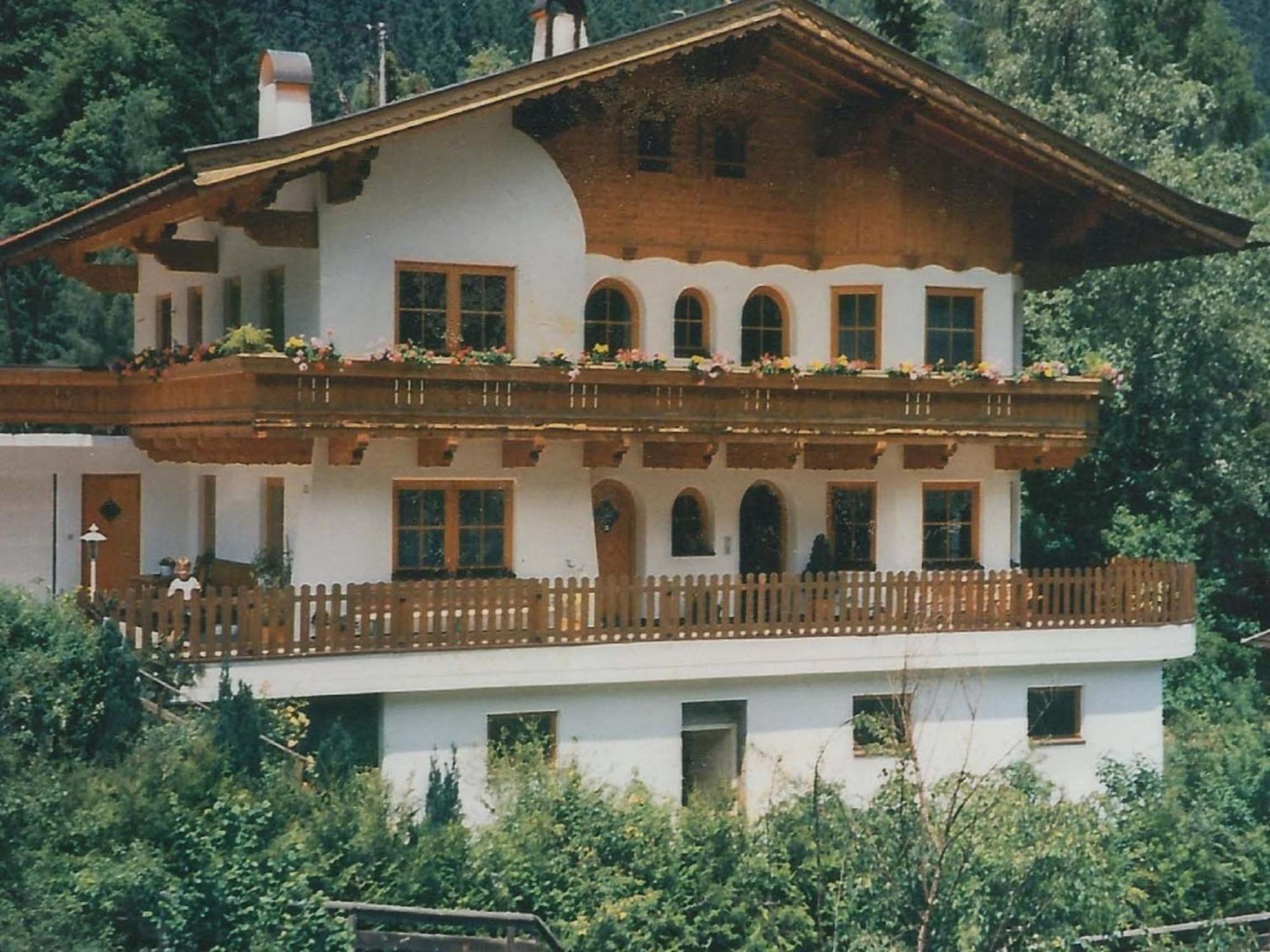 Comfortable In With Garden Apartment
